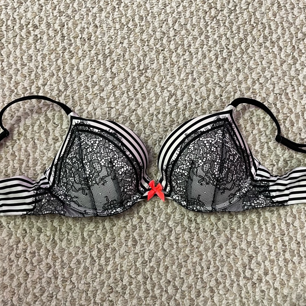 Victoria’s Secret Very Sexy Push-up Bra
